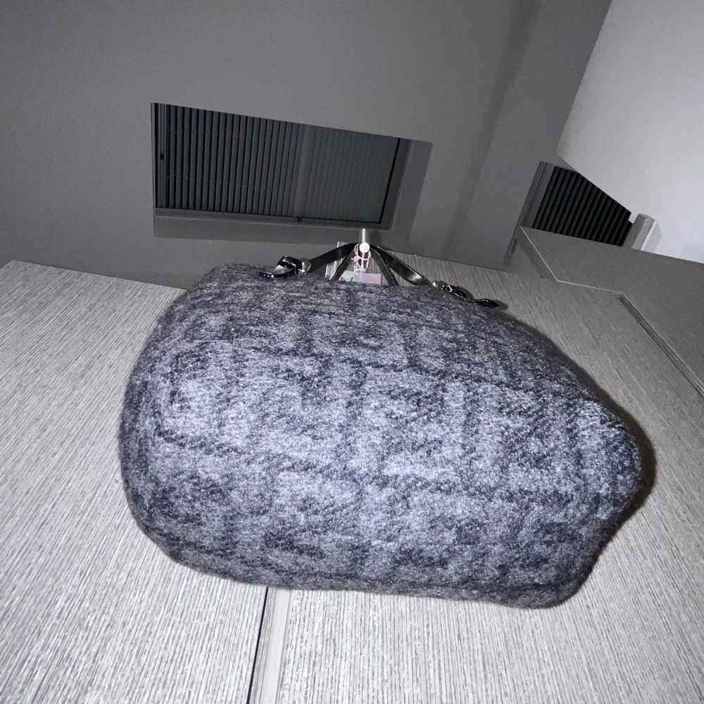 Fendi: Wool Cashmere Zucca Monogram Shoulder Bag - Picture 15 of 17